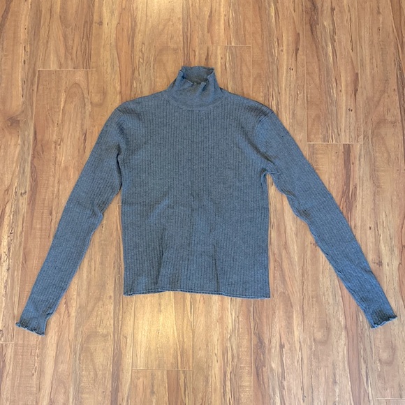 Zara Ribbed Turtleneck - Picture 2 of 5